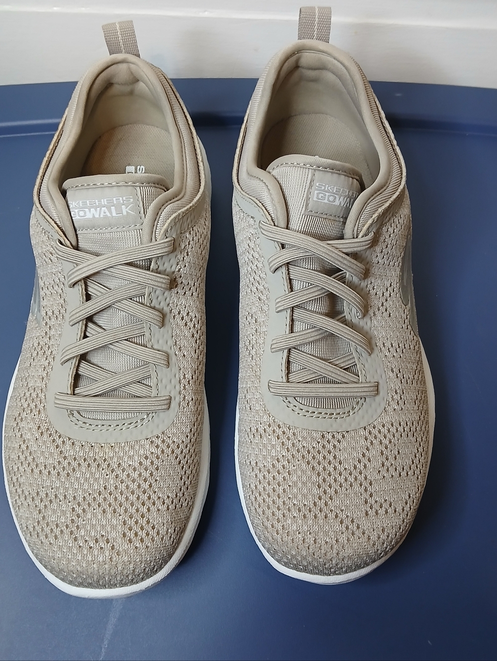 Skechers GOwalk Ultra Go Womens Size 7 Beige Walking Shoes Lightweight Comfort
